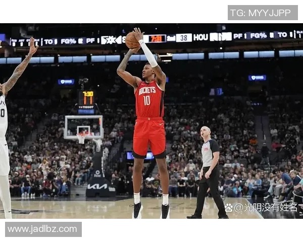 夏季联赛精彩对决鹈鹕与老鹰展开激烈角逐期待新星表现